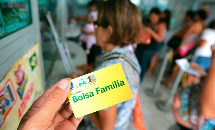 Segundo o governo federal, 13 milhes de brasileiros recebem o auxlio de R$ 177. Foto: Arquivo/Agncia Brasil 