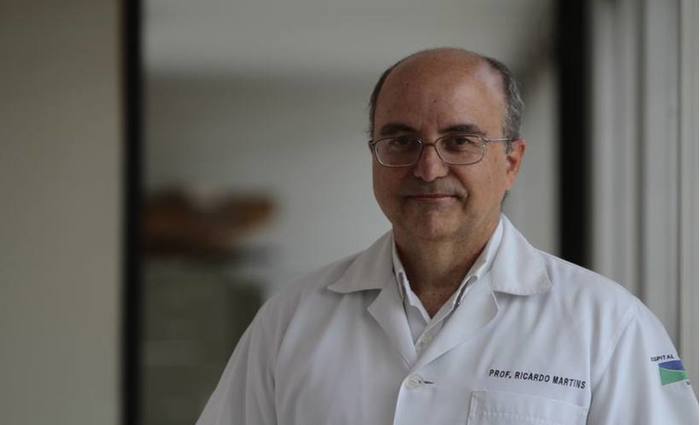 Ricardo Martins, mdico: " preciso procurar os postos e se vacinar". Foto: Ana Rayssa/Esp. CB/D.A Press 
