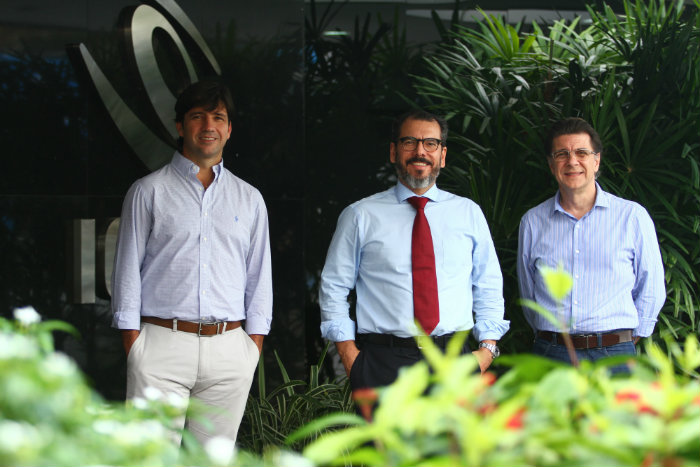 Roberto Galvo Filho, Marcelo Valena e Afonso Medeiros Filho representam a segunda gerao da empresa. Credito: Peu Ricardo/DP