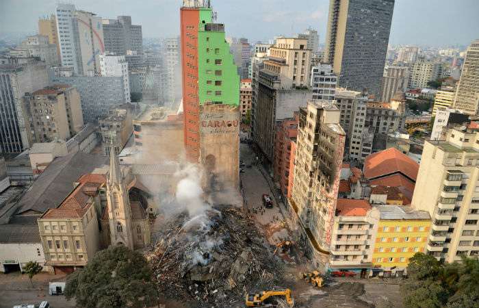 Prdio no Centro de So Paulo desabou aps incndio no dia 1 de maio
Foto: Rovena Rosa/ Agencia Brasil