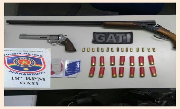 A carta e as armas foram encaminhados para o DHPP e a Polcia Civil investiga motivaes do caso. Foto: Divulgao/Polcia Militar