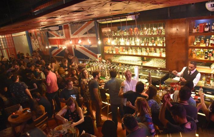 The Queen Pub na Zona Sul do Recife. Foto: André Valença/Divulgação (foto: Divulgação) The Queen Pub na Zona Sul do Recife. Foto: André Valença/Divulgação (foto: Divulgação)