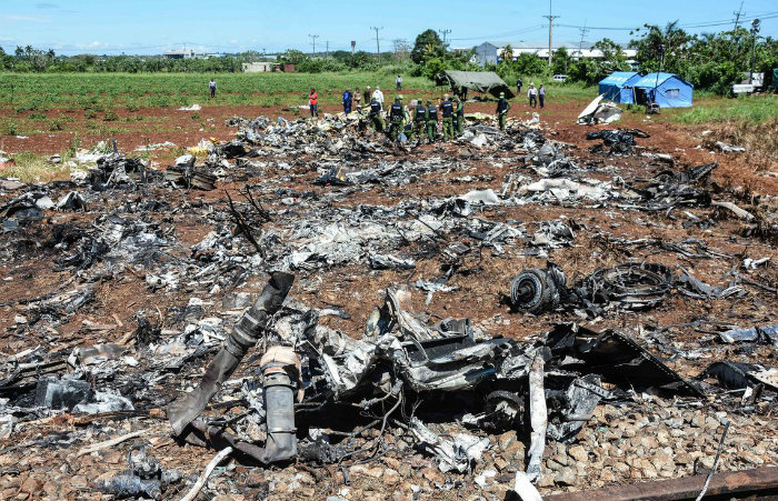 O voo DMJ-972 operado pela Cubana de Aviacin caiu minutos depois de decolar do aeroporto internacional de Havana, com 113 pessoas. Apenas trs mulheres cubanas sobreviveram./Marcelino Vzquez/EFE