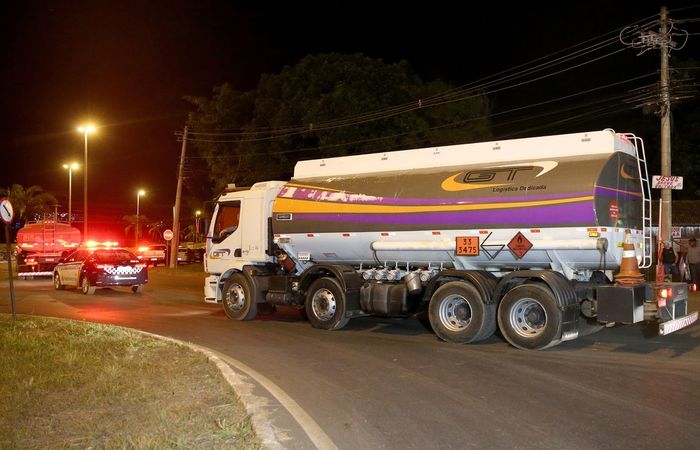 Estado de emergncia pode evoluir para estado de calamidade pblica
caso greve dos caminhoneiros continue. Foto: Wilson Dias/Agncia Brasil