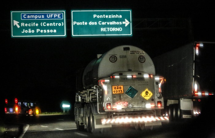O ministro entendeu que as transportadoras impediram a circulao de veculos nas estradas e causaram graves transtornos  populao. Foto: Paulo Paiva