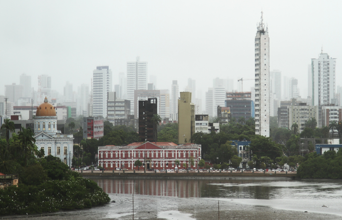 Previso para esta quinta-feira (31) em Pernambuco  de tempo parcialmente nublado. Foto: Marlon/Esp.DP