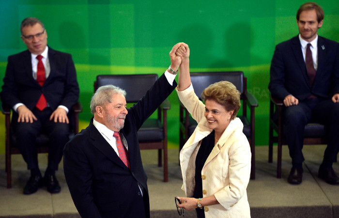 Dilma visitou, nesta quinta-feira, o ex-presidente Lula, que est preso na sede da Polcia Federal em Curitiba. Foto: Jos Cruz/Agncia Brasil