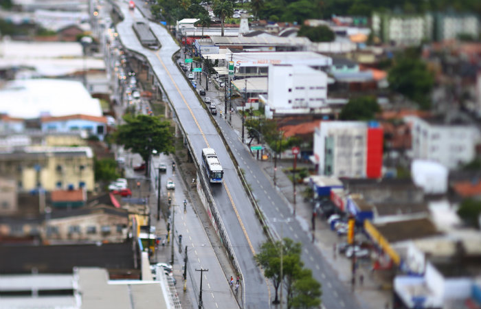 Em 2012, teve incio a implantao do corredor de BRT Leste/Oeste do Via Livre. Foto: Peu Ricardo/DP