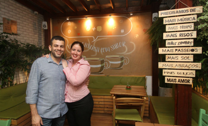 Taciana e Adriano abriram cafeteria h nove meses e j pensam em expandir. Foto: Nando Chiappetta/DP