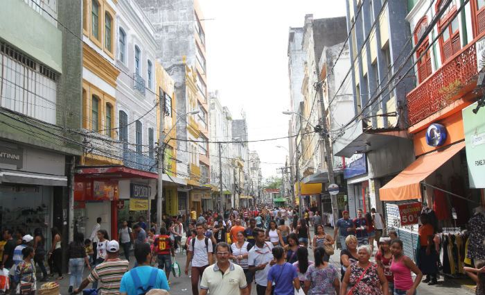 As lojas do comrcio do Centro do Recife estaro abertas neste domingo, das 9h s 17h. Foto: Nando Chiappetta/DP