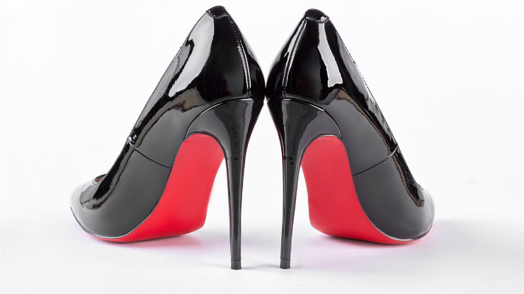 sapato feminino com sola vermelha