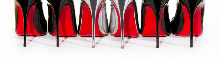 Louboutin abriu sua primeira boutique em 1991, e as solas vermelhas se tornaram caracterstica-chave de seus calados. Foto: Reproduo da internet