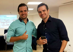 Os empresários Eduardo e Bruno Downey levarão músicos, barbearia e maquiadora para as transmissões no The Match Strike Pub. Foto: Arquivo pessoal/Divulgação Os empresários Eduardo e Bruno Downey levarão músicos, barbearia e maquiadora para as transmissões no The Match Strike Pub. Foto: Arquivo pessoal/Divulgação