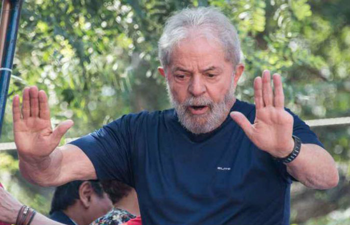 O ex-presidente foi condenado a 12 anos e um ms de priso pelos crimes de corrupo passiva e lavagem de dinheiro
(foto: Nelson Almeida/AFP)