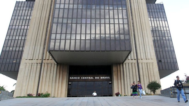 Determinao do Banco Central fez com que bancos s abrissem a partir das 13h
Foto: Wilson Dias / Agncia Brasil