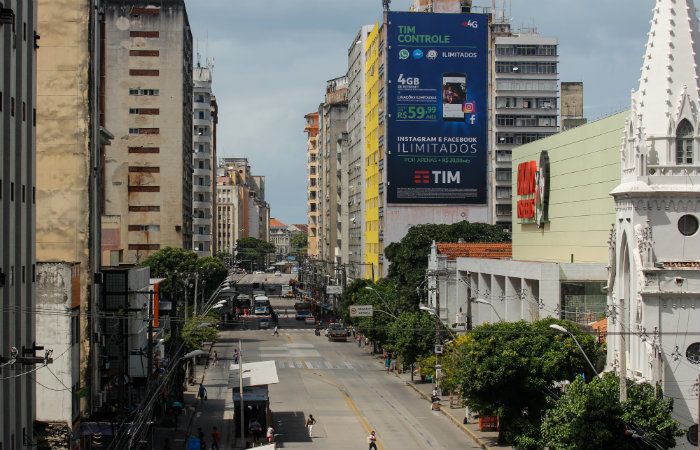 Exemplar do Diario nos Bairros traz matrias que resgatam e aprofundam a histria da Boa Vista. Foto: Thalyta Tavares/Esp.DP