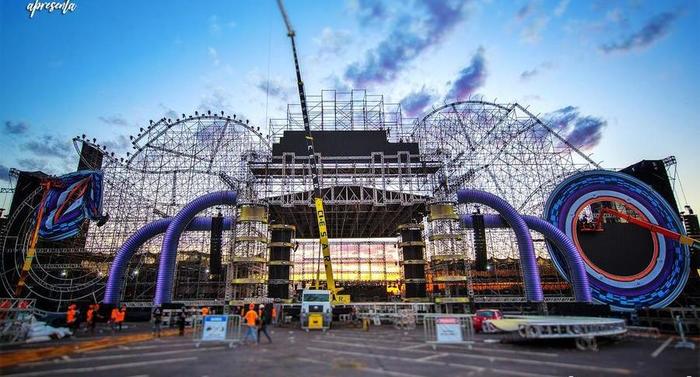 entrando para o livro dos recordes como a maior Infraestrutura de palco para concertos de msica do mundo, com 69 metros de altura. Foto: Villa Mix/Divulgao