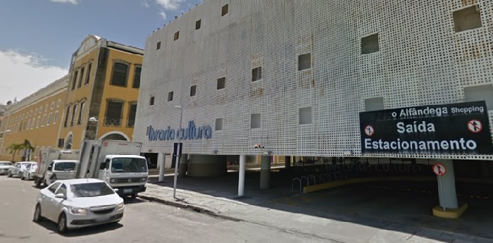 Livraria Cultura do Recife Antigo se tornou ponto de encontro desde 2004, quando foi inaugurada. Imagem: Google Street View (Abr/2017) (Livraria Cultura do Recife Antigo se tornou ponto de encontro desde 2004, quando foi inaugurada. Imagem: Google Street View (Abr/2017))