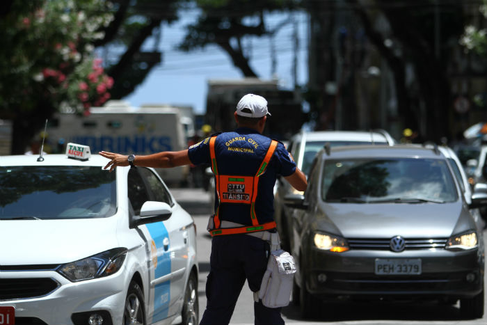 Agentes vo orientar motoristas nos acessos a eventos. Foto: Peu Ricardo/DP.