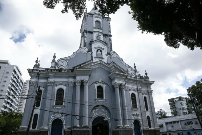 Entre os projetos da Matriz do Espinheiro est a Pastoral do Idoso, hoje com 130 pessoas. Foto: Paulo Paiva/DP.