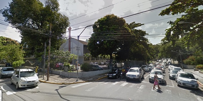 Rua Senador Alberto Paiva tambm ter uma faixa de rolamento interditada na tera-feira para obras da Compesa. Imagem: Google Street View (Set2017)
