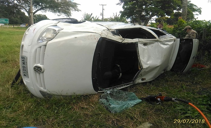Apesar da gravidade do acidente, as vtimas no apresentavam traumas aparentes. Foto: Corpo de Bombeiros/Divulgao
