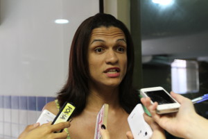 Militantes como Chopelly Santos foram responsveis por incluir processo transexualizador no SUS. Crdito: Allan Torres/Esp. DP (Crdito: Allan Torres/Esp. DP)