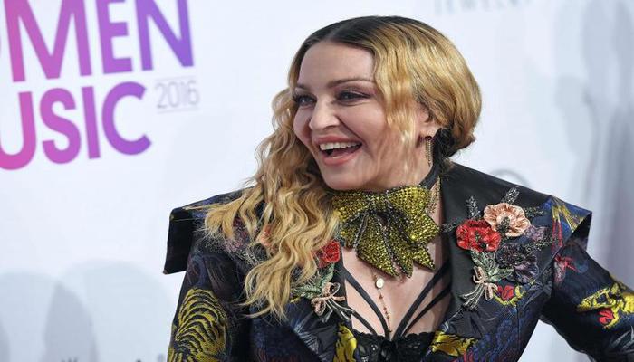 Na ocasio, Madonna entregou o prmio de Melhor Clipe do Ano a Camila Cabello, por Havana. Foto: Arquivo/AFP Photo 