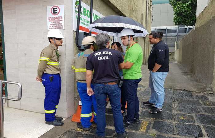 Equipes da Polcia e tcnicos da Celpe fizeram fiscalizao nos estabelecimento nesta quarta-feira. Foto: PCPE/Divulgao
