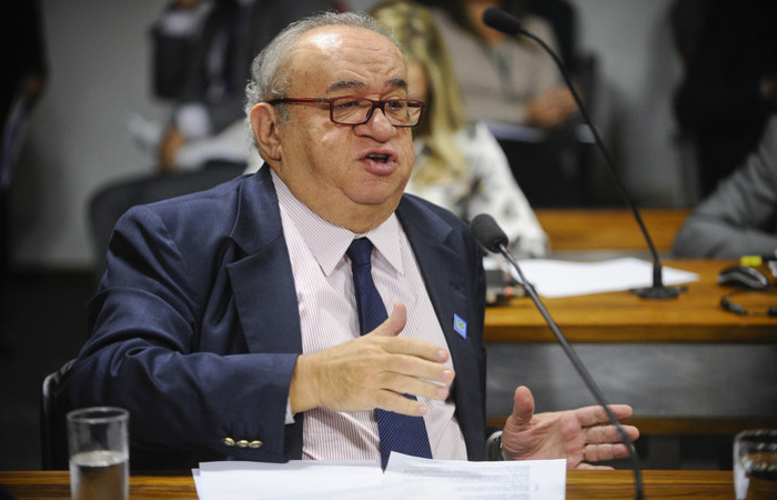 O deputado Herclito Fortes (DEM-PI), investigado na Lava Jato, citou a venda de um avio para justificar a reduo no patrimnio. Foto: Marcos Oliveira/Agncia Senado