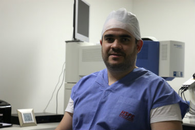 O acompanhamento regular de um oftalmologista Ã© uma das principais recomendaÃ§Ãµes para evitar a doenÃ§a. Na foto, o mÃ©dico oftalmologista Bernardo Cavalcanti. Foto: Gabriel Melo/DP