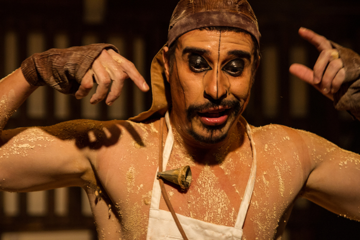 O ator Alexandre Guimares interpreta nove personagens na trama. Foto: Lucas Emanuel/Curinga Comunique/