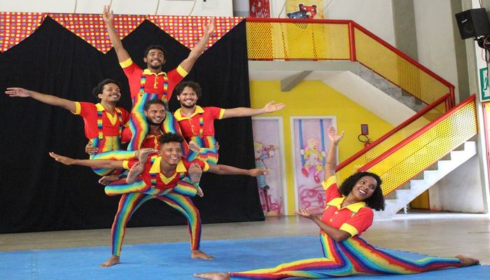 A programao vai contar com performances dos artistas da Trupe Circus apresentando nmero de pirmides entre outros. Foto: Divulgao 