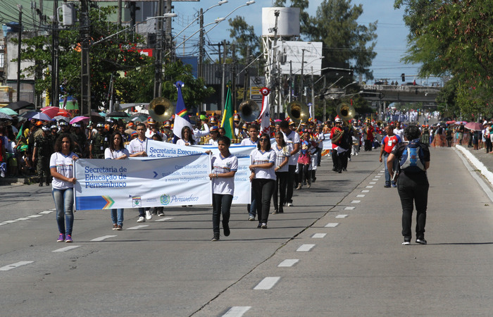 Desfile acontece nesta sexta-feira na Avenida Marechal Mascarenhas de Morais, na Imbiribeira. Foto: Arquivo/DP