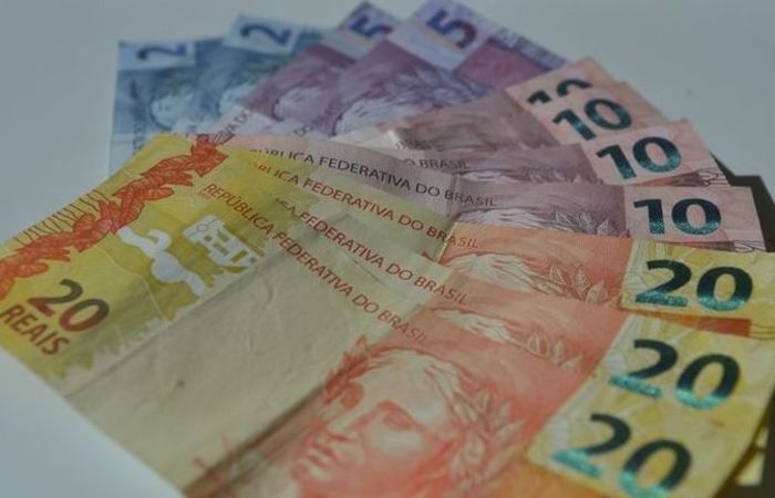 Crdito bancrio para 2.646.626 contribuintes ser feito dia 17, somando R$ 3,3 bilhes. Foto: Marcello Casal/Agencia Brasil