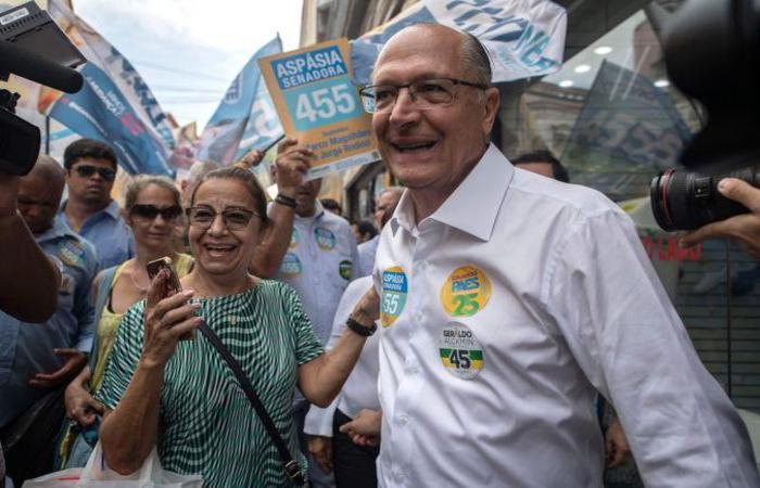 Alckmin cumpriu agenda de campanha na manh deste domingo, no bairro do Campo Limpo. Imagem: 