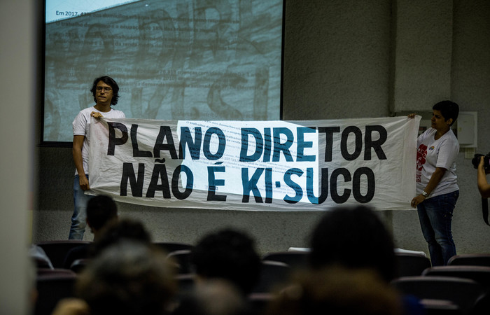 Protesto realizado durante audincia. Foto:Camila Pifano/Esp DP