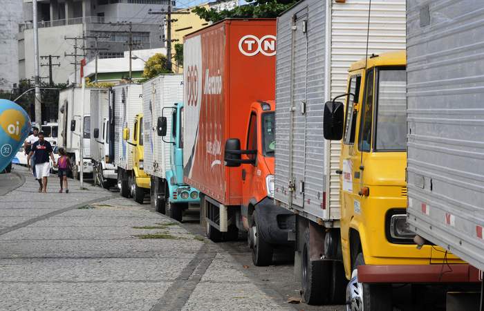 Caminhoneiros pararam os trabalhos em maio em defesa da reduo no preo do diesel. Foto: Edvaldo Rodrigues/DP/D.A Press.