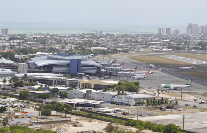 Apesar de dois meses em baixa, Aeroporto do Recife vem numa crescente no negcio. Foto: Paulo Paiva/DP