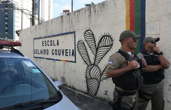 Homicdio ocorreu na Escola Estadual Delmiro Gouveia - Foto: Gabriel Melo/Esp.DP