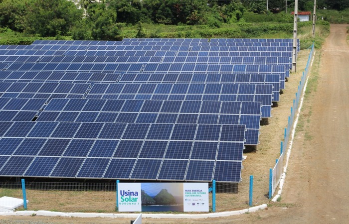 A ilha dispõe de duas usinas solares: Noronha 1 e 2. O novo investimento está orçado em R$ 6 milhões. Imagem: Divulgação