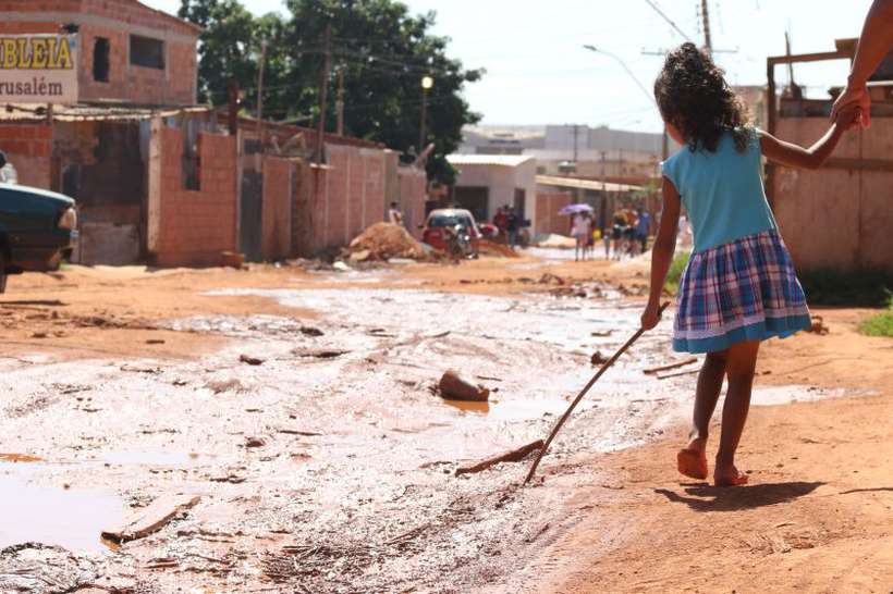 Falta de saneamento básico e contato com alimentos contaminados são a principal fonte de infecção. Foto: Rodrigo Nunes/Esp. CB/D.A Press Falta de saneamento básico e contato com alimentos contaminados são a principal fonte de infecção. Foto: Rodrigo Nunes/Esp. CB/D.A Press