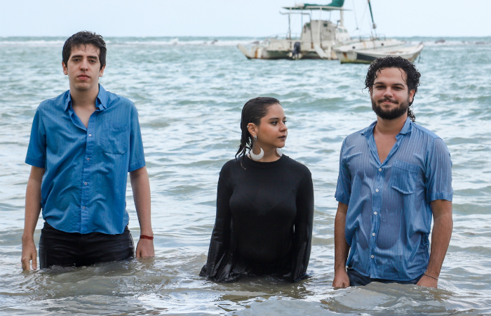 Caio Wallerstein, Katarina Npoles e Carlos Filizola formam a banda Guma. Foto: Danilo Galindo/Divulgao