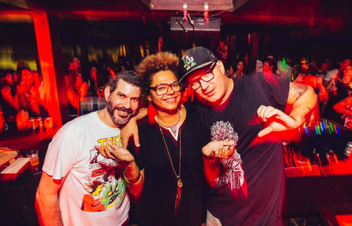 Rebel K, Lala K e Original DJCopy durante festa. (Foto: Lana Pinho/Divulga
