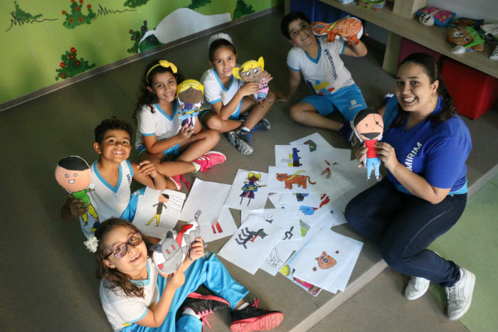 Brinquedos confeccionados a partir de desenhos feitos por estudantes dinamiza aula. Foto: Gabriel Melo/Esp.DP.