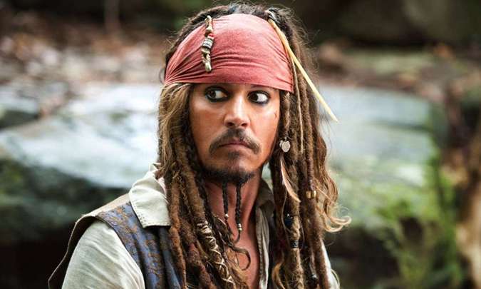 Ator interpretou o Capito Jack Sparrow em cinco filmes da saga produzida pela Disney. Foto: Disney/Divulgao