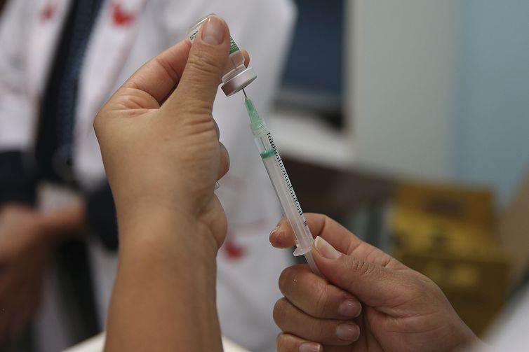 Campanhas de vacinao ajudam a evitar a propagao da gripe. Foto: Arquivo/Marcello Casal jr/Agncia Brasil
