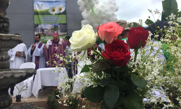 A celebrao no Cemitrio de Santo Amaro ser comandada por Dom Fernando Saburido. Foto: Anamaria Nascimento/DP.