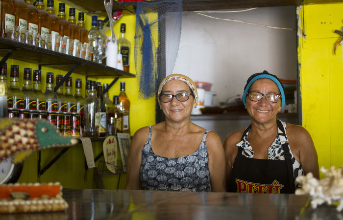 Clia Silva e Celly Silva, comerciantes da localidade. Foto: Leo Malafaia/Esp.DP