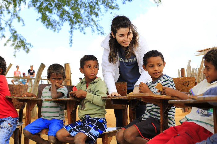 Programas permitem voluntariado tambm dentro do Brasil, como no Serto de Pernambuco. Crdito: Ana Luiza Pira/Divulgao (Crdito: Ana Luiza Pira/Divulgao)